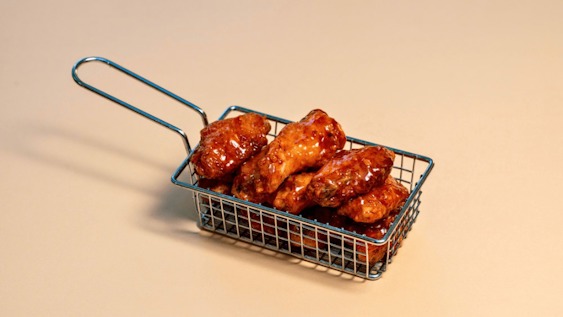 ფრთა ტკბილ ცხარე სოუსით  5 ცალი